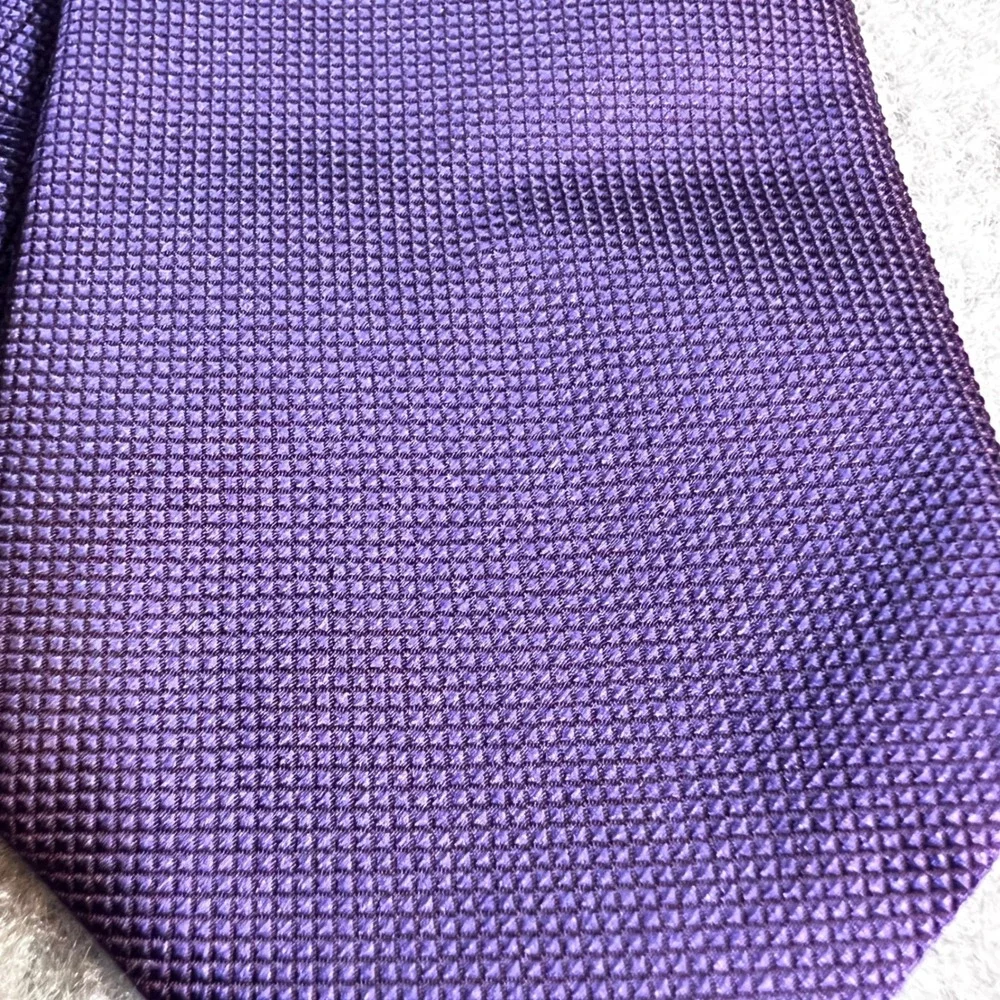 Hugo Boss Silk Necktie Mens OS Purple Textured Silk Woven Italy Luxury Business